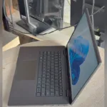 Dell Latitude 7520 right side ports: microSD, Thunderbolt 4, USB-A and HDMI