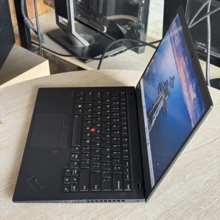 Lenovo ThinkPad X1 Carbon Gen 7 | 8th Gen Core i5 Business Laptop - image 4